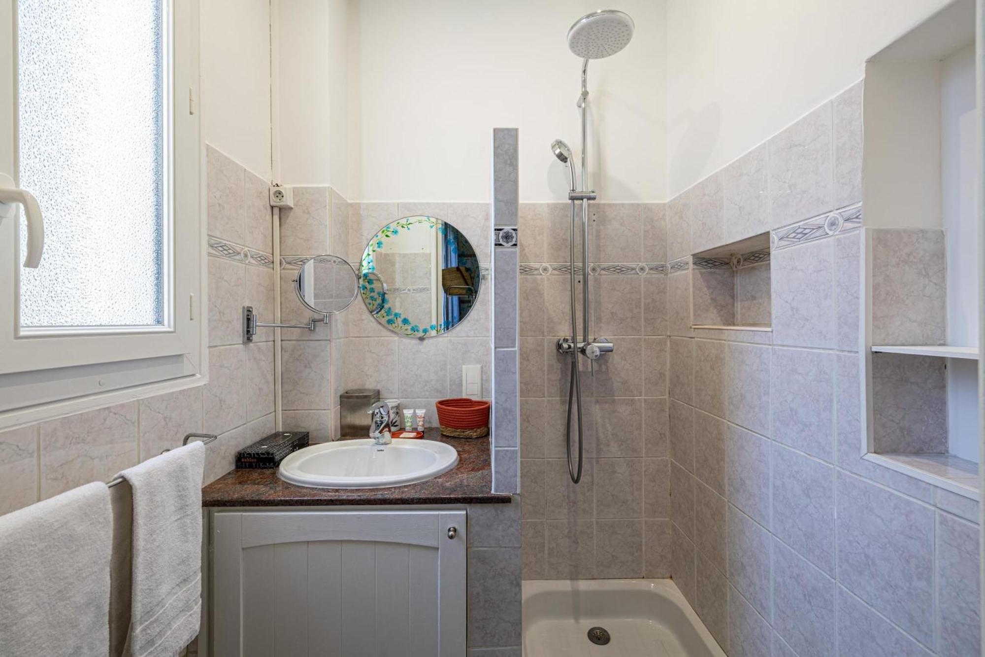 Appartement Le Bourgeois Avec Balcon, Somptueux Et Lumineux, Idealement Situe Cannes